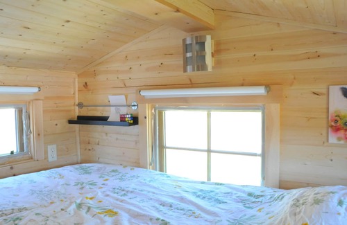 Shelton House | Tiny Home Organic Farm Stay Families & Farm Fresh Food w Hot Breakfast