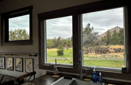 Terrebonne House | Tiny home perfect base camp for Smith Rock State Park & Deschutes Co.