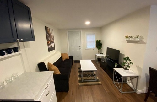 East Windsor House | Tiny Home | PetFriendly+Prime+Disney+Parking+Wifi