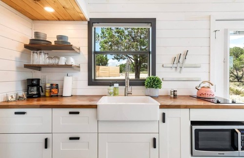 Dripping Springs Cabin | Tiny Home, Pool, Dripping Springs