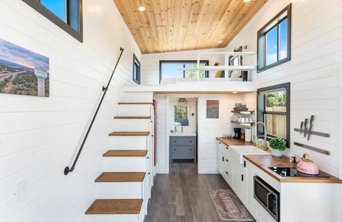 Dripping Springs Cabin | Tiny Home, Pool, Dripping Springs