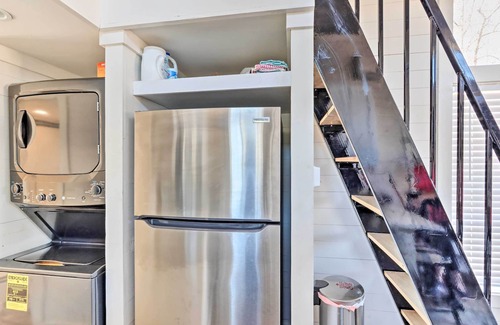 Morganton House | Tiny Home Retreat w/Fire Pit ~ 3 Mi to Lake!