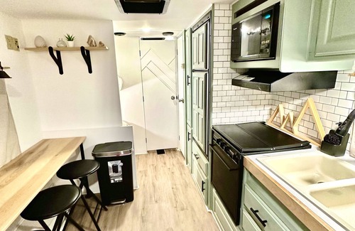 Leeds House | Tiny Home RV near Zion National Park! #24C