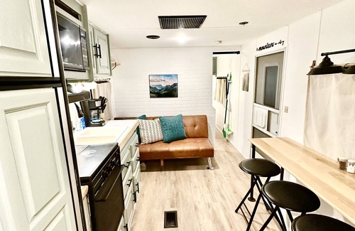 Leeds House | Tiny Home RV near Zion National Park! #24C