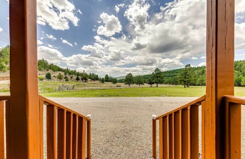 Mayhill Apartment | Tiny Home w/Covered Porch in Cloudcroft Area!