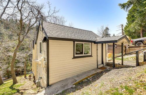 Arrowhead Villas Apartment | Tiny Home with Deck and Mtn Views in Lake Arrowhead!