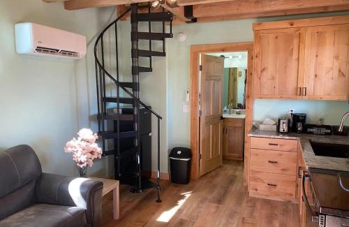 Kanab House | Tiny home with panoramic views & excellent stargazing