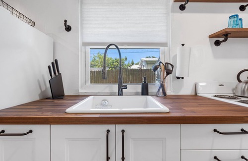 Gulfport Apartment | Tiny Home with Private Yard and Pet Friendly