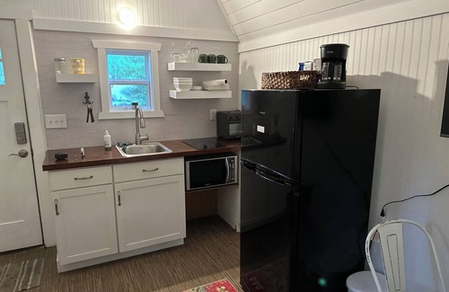 Bethera House | Tiny house 1 bedroom on 12 Acre horse farm