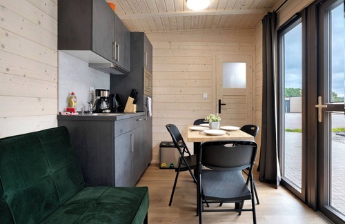Lichterfeld-Schacksdorf Apartment | Tiny House ‘Andreas’ met terras, sauna en toegang tot het meer