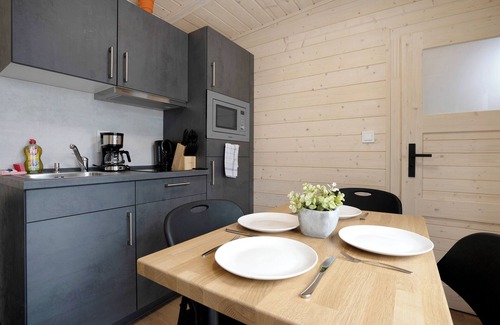 Lichterfeld-Schacksdorf Apartment | Tiny House ‘Andreas’ met terras, sauna en toegang tot het meer