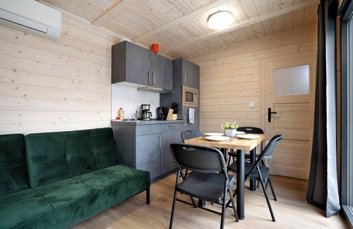 Lichterfeld-Schacksdorf Apartment | Tiny House ‘Andreas’ met terras, sauna en toegang tot het meer