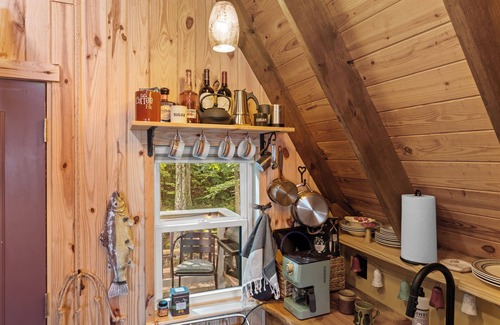 Henderson Cabin | Tiny House at Wishing Creek
