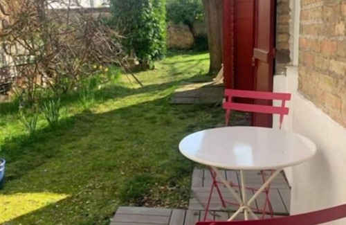 Le Chesnay Apartment | Tiny House Avec Terrasse