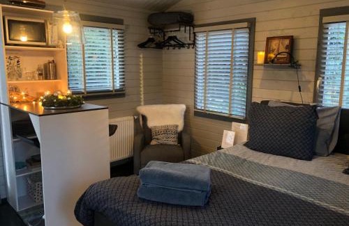 Municipality of Heemstede Bed & Breakfast | Tiny House Boatshed