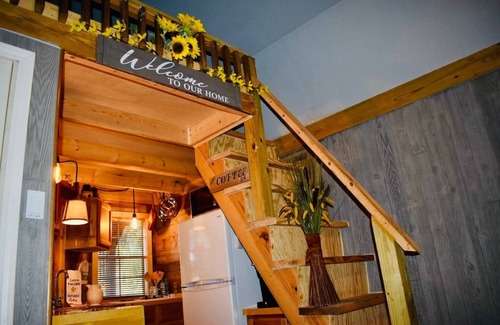 Chesterfield Cabin | Tiny House Cabin Unique in Town Stay