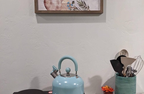 Sam Hughes Apartment | Tiny house: Casita D-downtown-UofA-Restaurants-Cafes-Bars-Shop-Museums-Parking