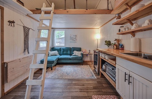 Boles House | Tiny House Cottage at Sacred Pines