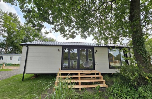 Hoogersmilde Ski Chalet | Tiny House Drents-Friese Wold with terrace and parking lot