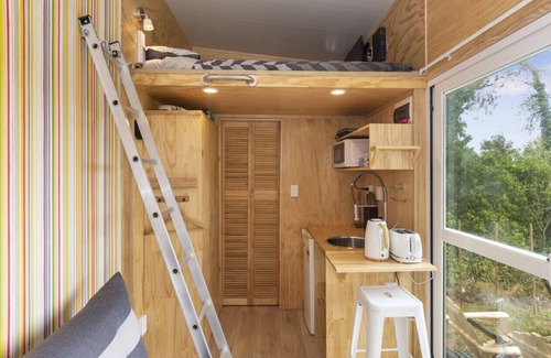 Pukehina Apartment | Tiny House -Farm- · Rural Couples Retreat