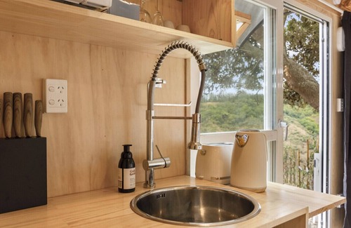 Pukehina Apartment | Tiny House -Farm- · Rural Couples Retreat