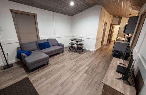 Guntersville Apartment | Tiny House Glamping Retreat- 670+ Acres Private Property on Lake Guntersville
