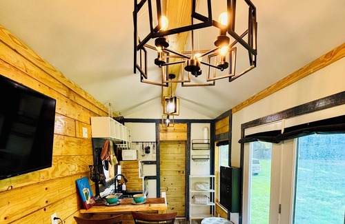 Baker Cabin | Tiny House Hot Tub Grill & Chill