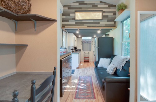 Sanford House | Tiny House in Sanford, FL - 3 beds: 45 mins to Disneyworld