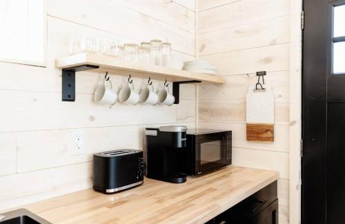 Ironton House | *Tiny House Luxury Getaway: Solo Stove, Adventure*