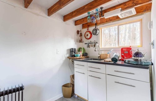 Palenville Apartment | Tiny house near Woodstock & Kaaterskill Falls