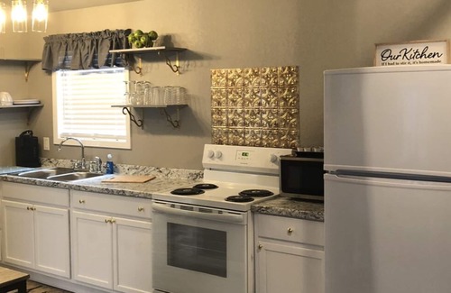 Crossett House | Tiny House No Cleaning Fee NO SMOKING NO ANIMALS