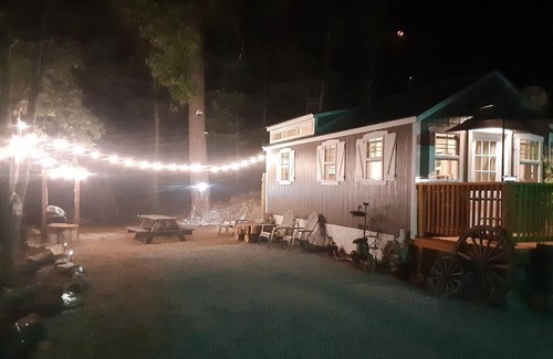 Montague Cabin | Tiny house on private 20 acres along the Klamath River.