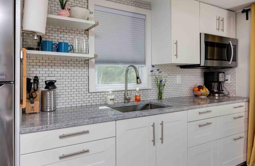 Candler House | Tiny House w/Mountain View’s & Hot Tub