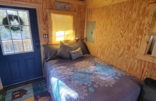 Peach County House | Tiny in the woods