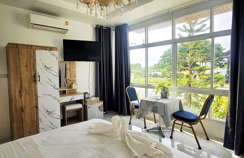 Bang Phai House | Tiny Island Lake Lodge