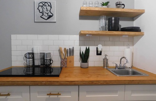 Southwest Raleigh Apartment | Tiny loft in heart of downtown Raleigh