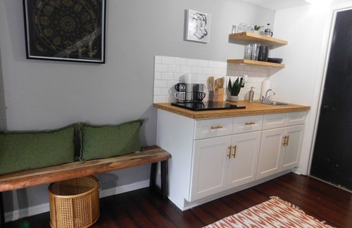 Southwest Raleigh Apartment | Tiny loft in heart of downtown Raleigh