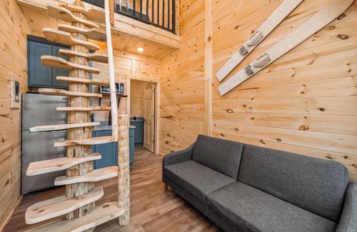 Mayfield House | Tiny Loft | Spider Lake | Sandy Beach | SUP Rental