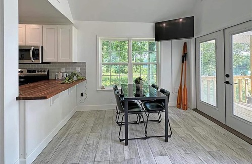 Batesville House | Tiny Luxury Cabin Retreat On White River