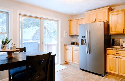 Ironwood House | Tiny Pines Cottage Getaway