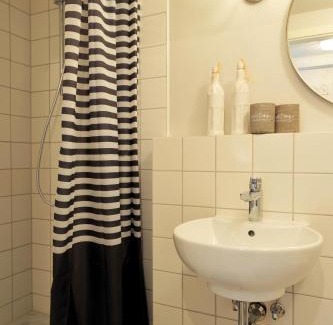 Neustadt Apartment | Tiny Rooms
