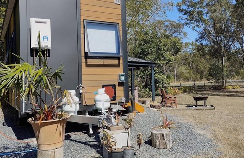 Baffle Creek House | Tiny Ubuntu Summary: