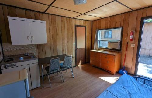 Wasaga Beach House | Tiny Wood Cottage 05