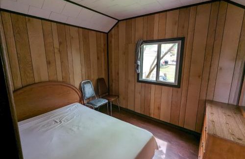 Wasaga Beach House | Tiny Wood Cottage 10