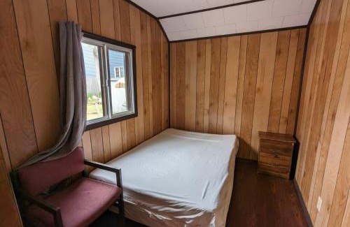 Wasaga Beach House | Tiny Wood Cottage 10