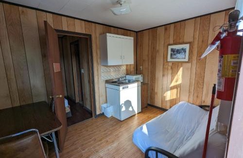 Wasaga Beach House | Tiny Wood Cottage 16