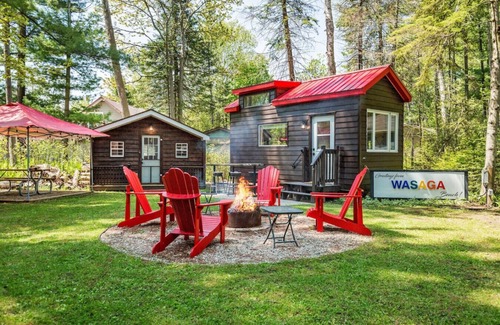 Wasaga Beach House | TinyHome | Watercrafts+FirePit+BBQ