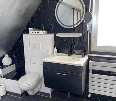 Zaandam House | Tinyhouse Woody at the Water