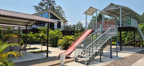 Francisco Morazan Ski Chalet | Tinyhouses and Tropical Gardens