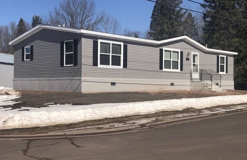 Montreal House | Tiny’s Retirement Home near the trails